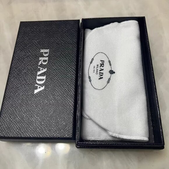 Prada Circle Keychain - Picture 3 of 3